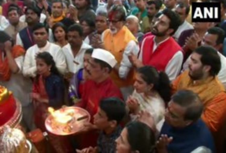 amitabh bachchan and abhishek bachchan arrive blessings of ganpati bappa