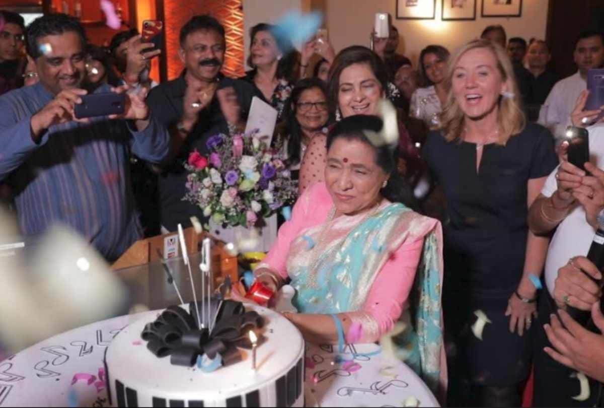 singer asha bhosle celebrate her 86th birthday at dubai