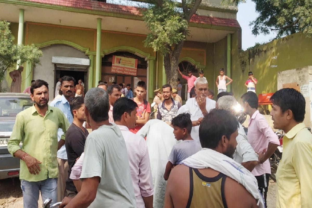 Crime is not stopping in Uttar Pradesh and for example syndicate bank loot at Baghpat city