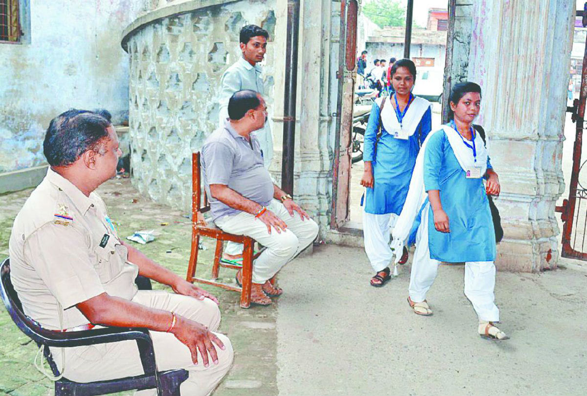 burqa ban for girl student in srk degree collage firozabad
