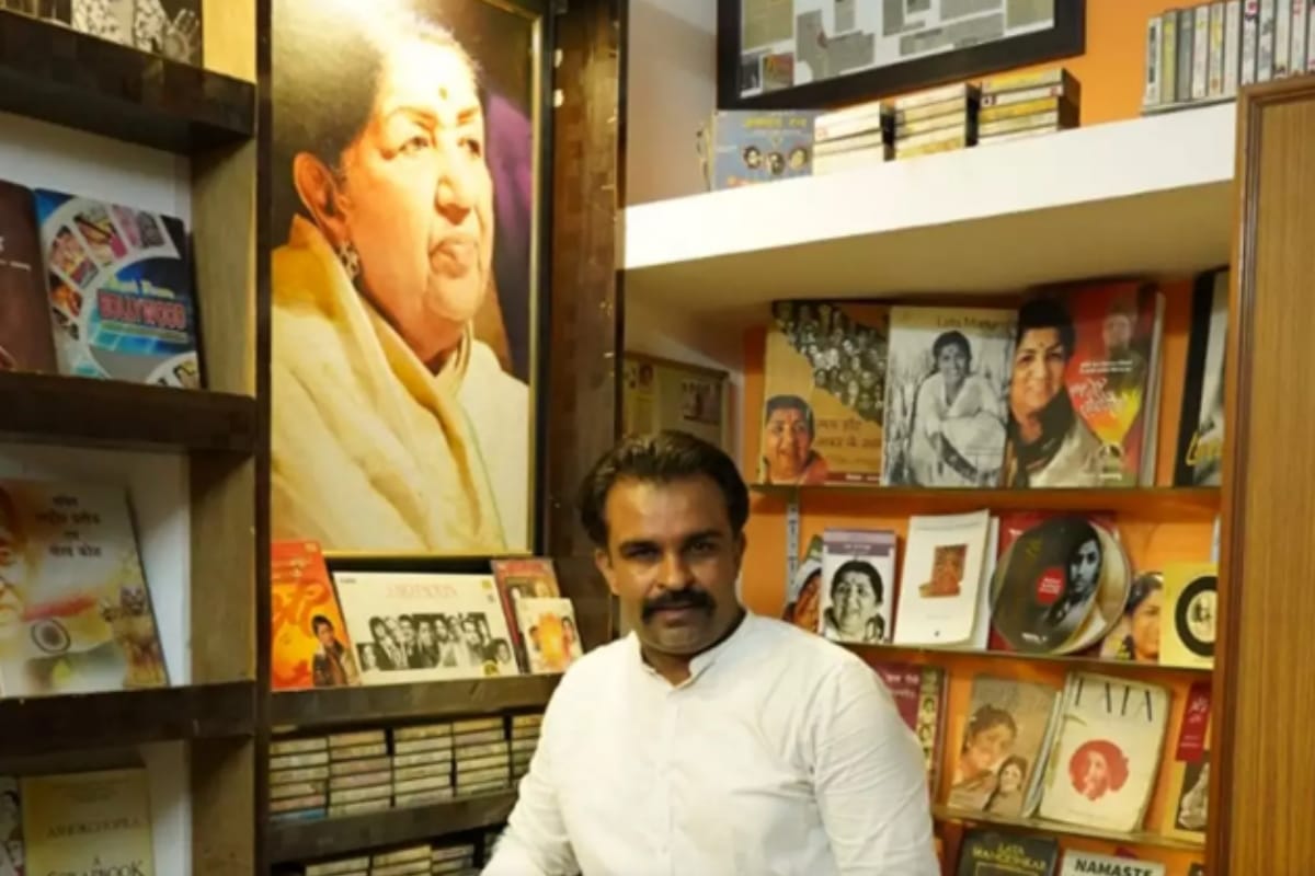 Lata Mangeshkar fan in Meerut did not marry, says no space for another woman in his life