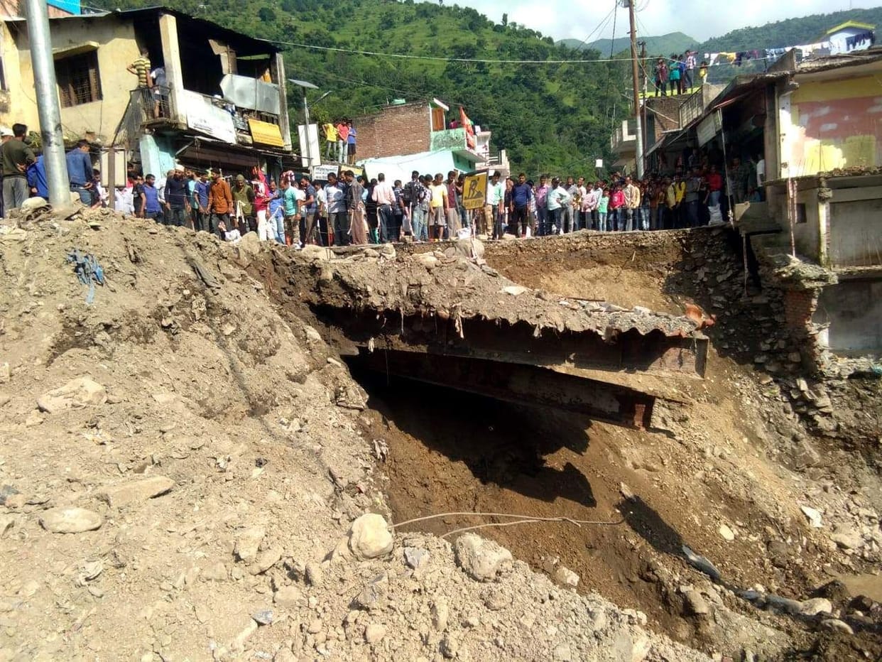 During excavation, 20 meters of road collapsed, contact of 40 villages cut.