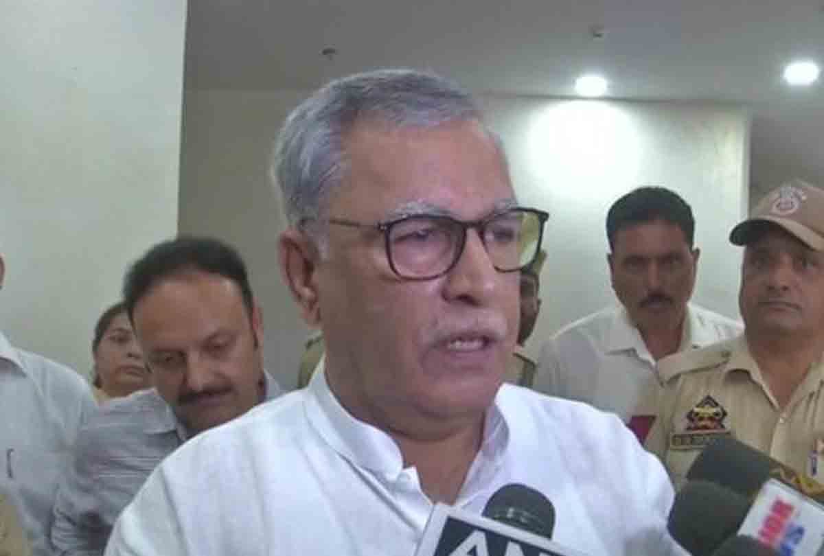 Pakistani propaganda factories in jk, Farooq Khan said still opportunity for Pakistan to mend ways