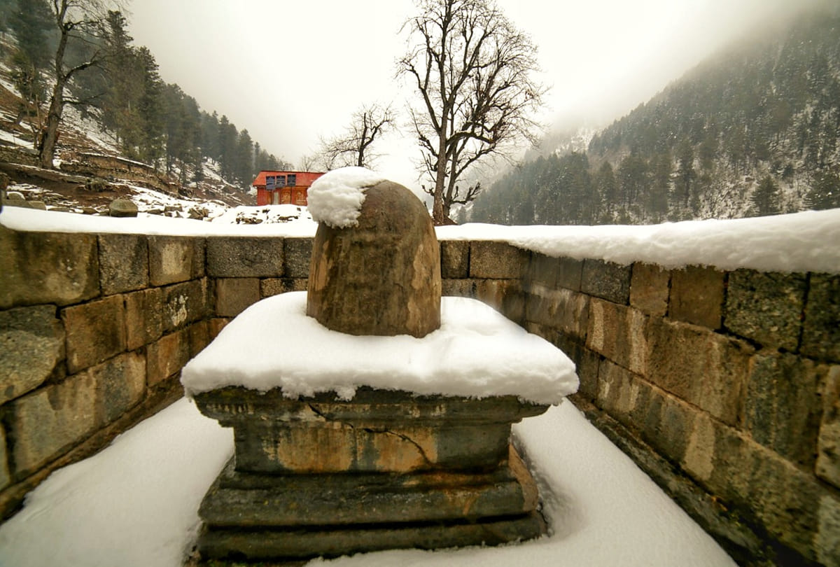Famous Gangabal Yatra Amid Tight Security Batch Of Kashmiri Pandits