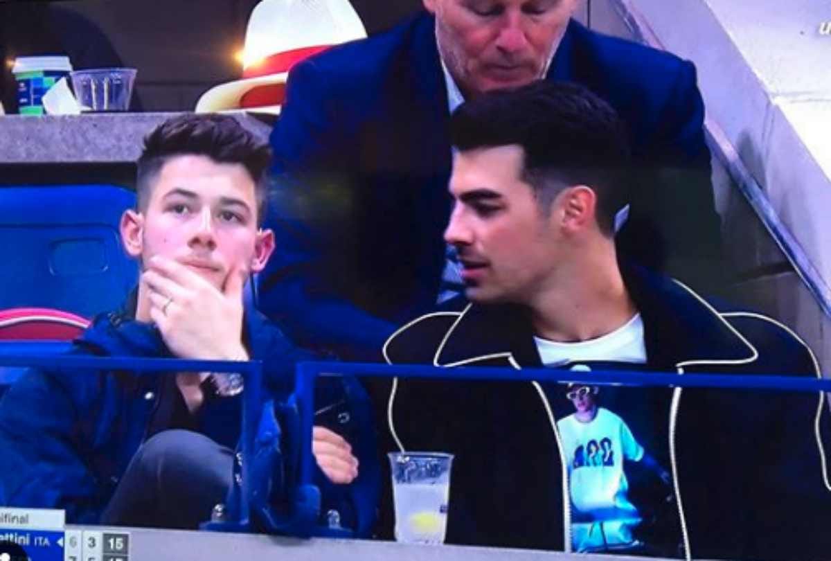 pastani actress mehwish hayat met priyanka chopra husband nick jonas at us open men semi finals