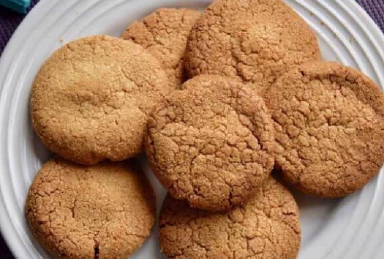 HAU Researcher Prepared Biscuits, Rusks And Cakes From Pomegranate Peel