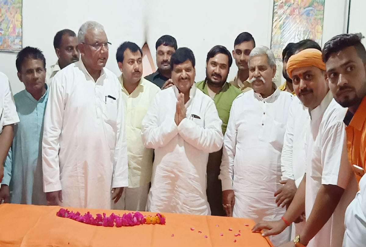 Shivpal Singh Yadav support to SP MP Azam Khan