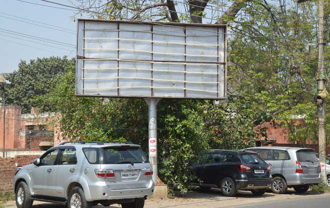 Unipol is in the middle of the road, then take action