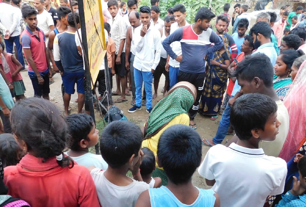Villagers beat a woman on rumour of child theft in Ayodhya.
