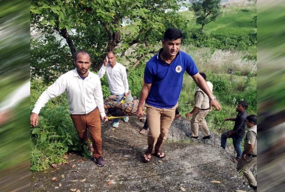 OverSpeed Utility fell in yamuna river Four Dead Bodies Recovered in vikasnagar dehradun