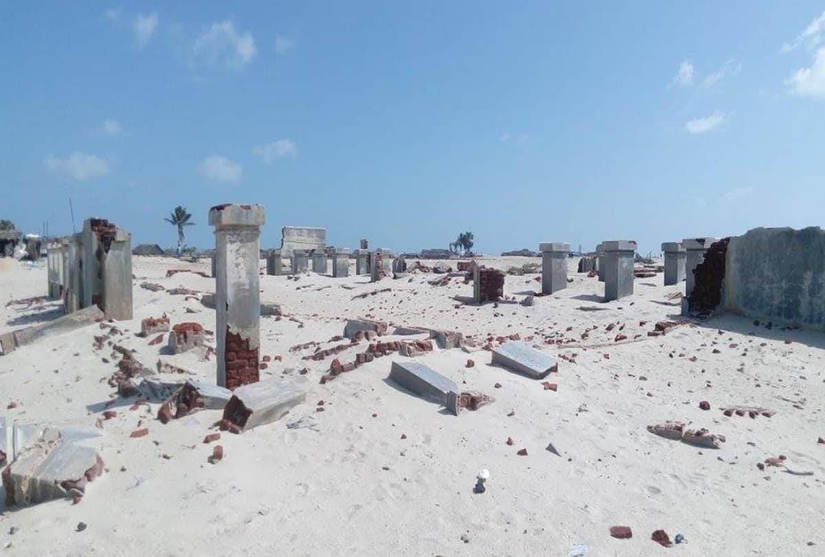 Dhanushkodi the closest point to srilanka the place where you can see origin of Ram Setu