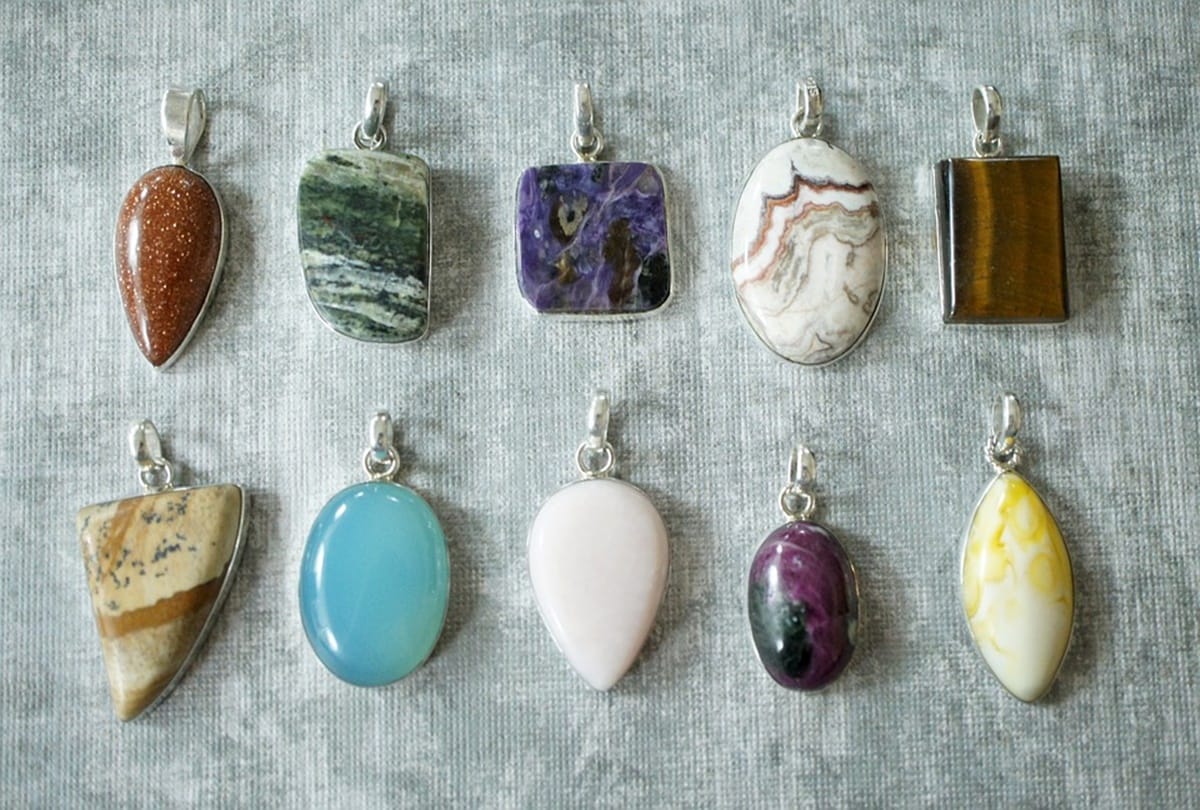 connection between gemstones and astrology
