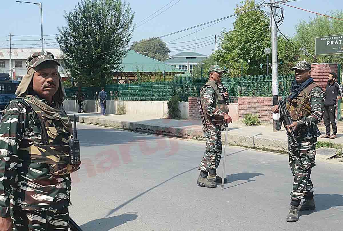 kashmir latest photos of restriction after article 370 revoked, latest visuals of kashmir