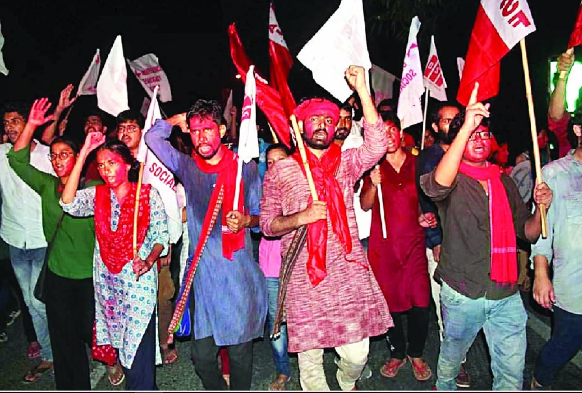  Left celebrates before results are declared in jnu