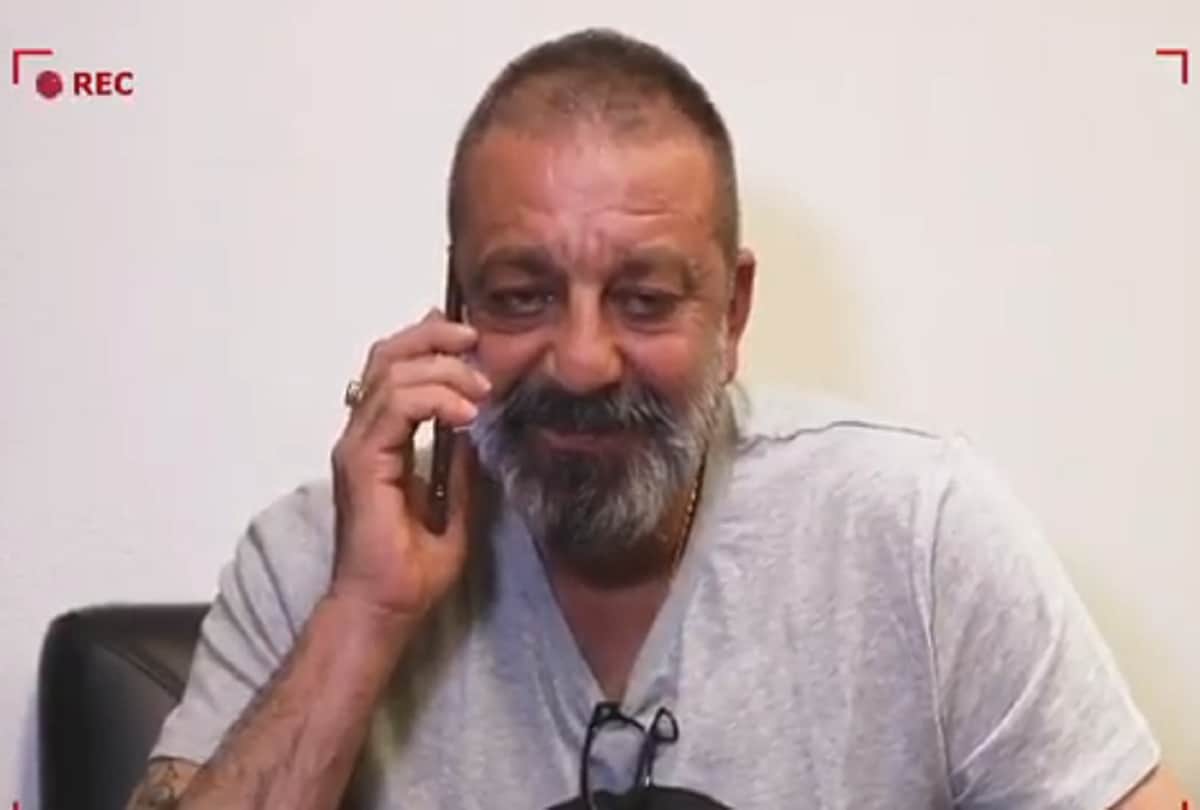 Sanjay Dutt caught red handed flirting with Dream Girl Pooja video viral