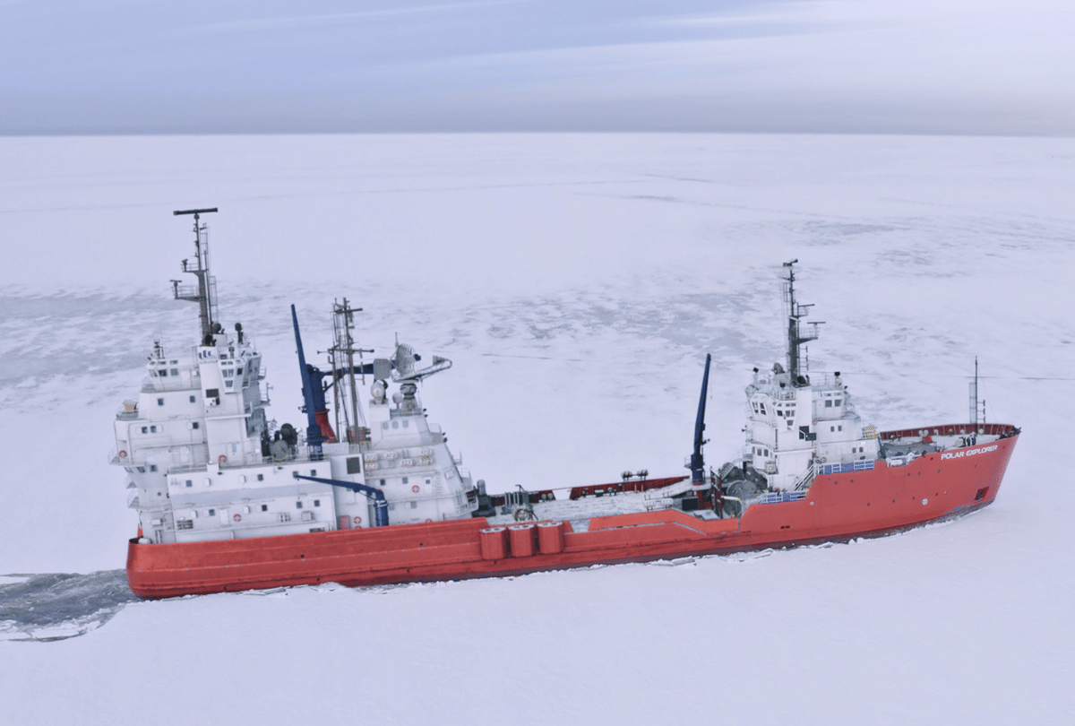 Hrithik Roshan and Tiger Shroff war movie fight secen shoot  largest ice breaker ship in Arctic