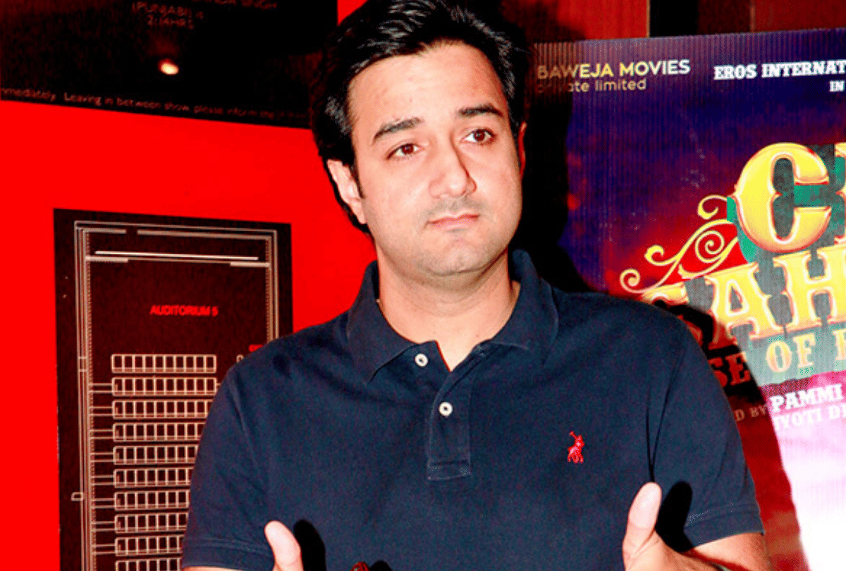 War Director Siddharth Anand facing problems with adopted baby boy and his biological mother