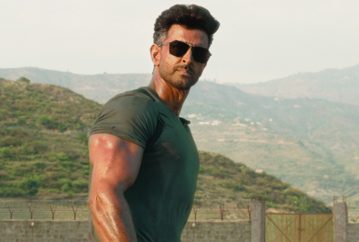 Hrithik Roshan and Tiger Shroff war movie fight secen shoot  largest ice breaker ship in Arctic