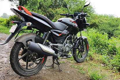 Pulsar 125 on road price online mileage