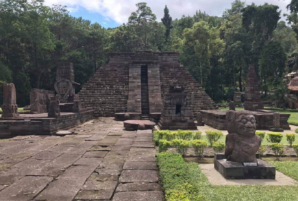 Amrit Kalash And Unique ShivLing Found In Bronze Cup From Candi Sukuh Temple Indonesia