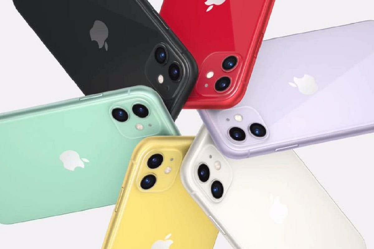Four shopkeepers were selling fake iPhone devices in Varanasi police case filed
