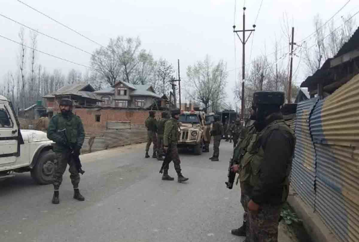 suspicious objects find on highway in South Kashmir, Expected IED