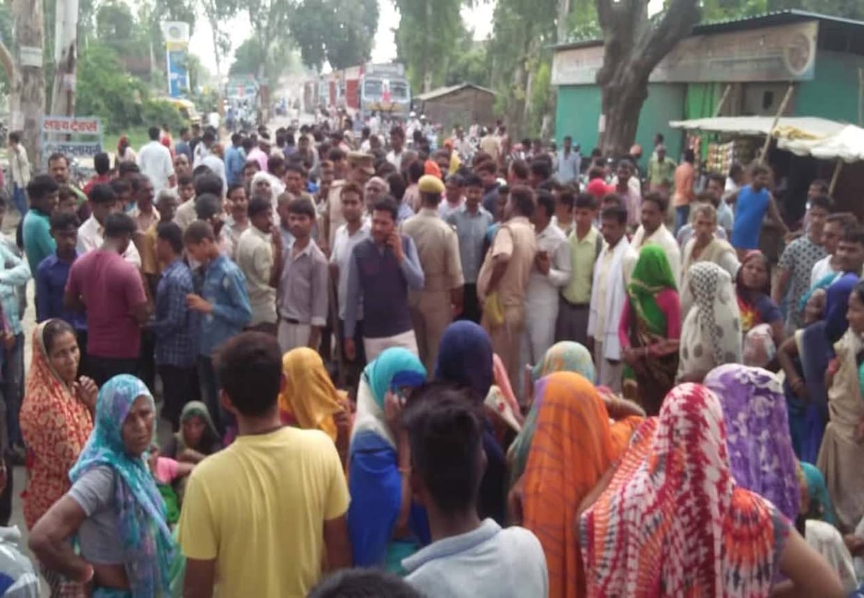 Death of farmer due to hit by high-tension line in fatehpur