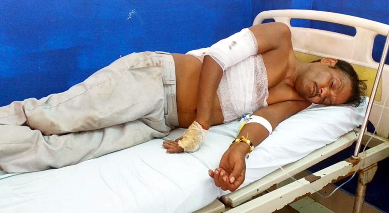 crime in kasganj, fire on farmers