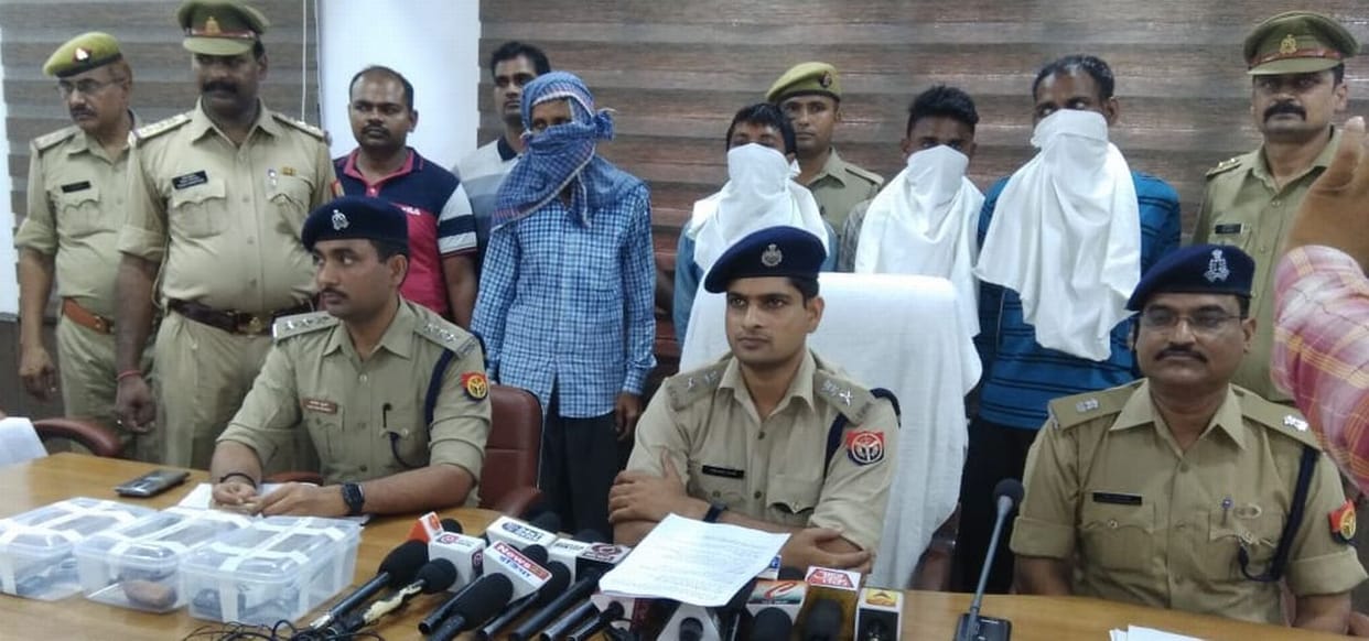 Mirchi gang stolen cab from Bisrakh  than shoot bjp leader