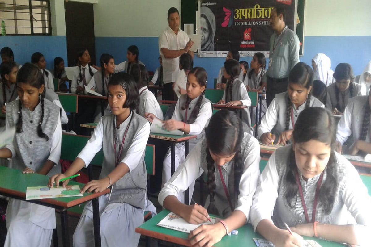 Aparajita: The daughters gave a message of cleanliness by painting with pencils and colors