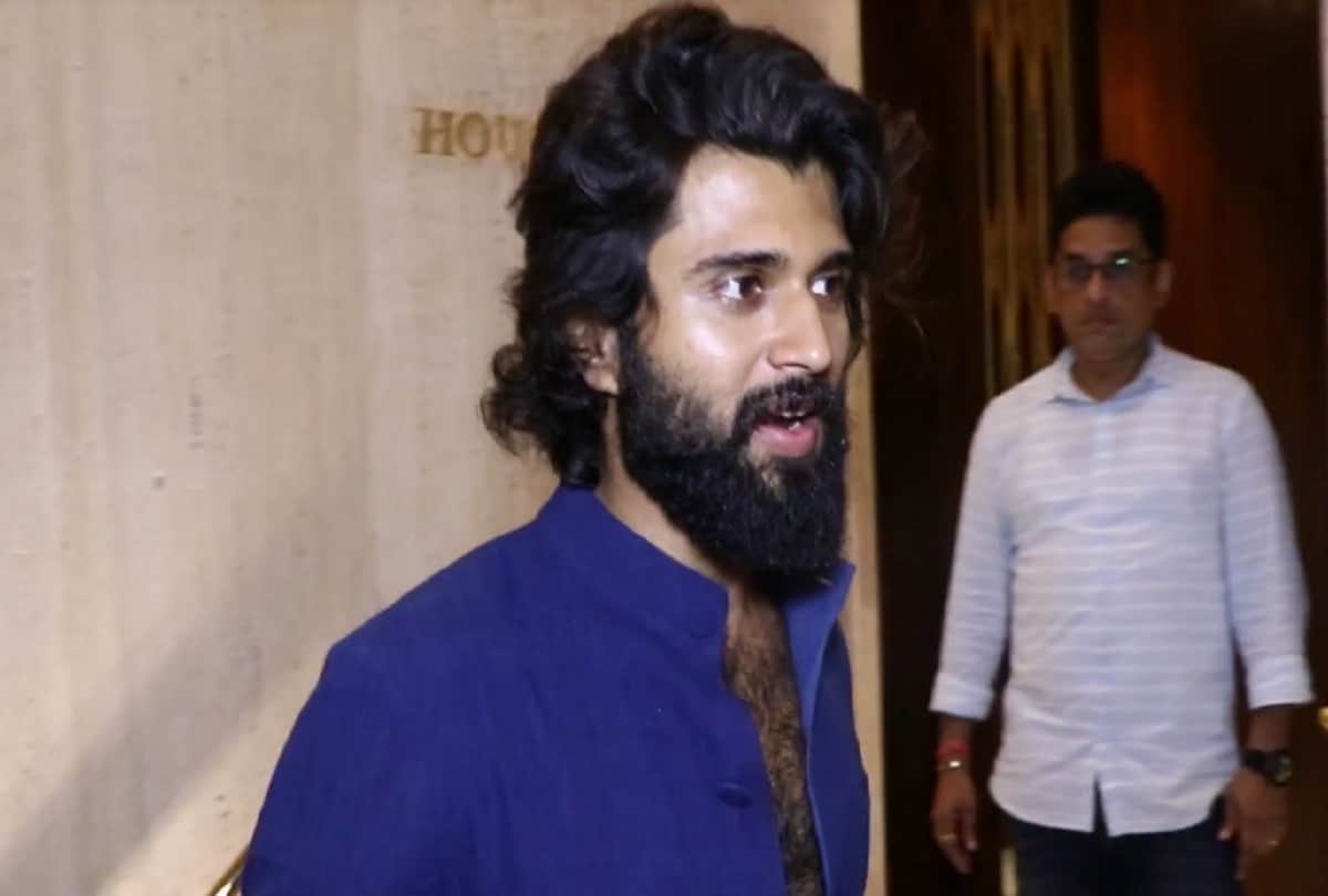 Alia Bhatt Spotted Wearing Transparent Sandals Cost is 50 Thousand Rupees