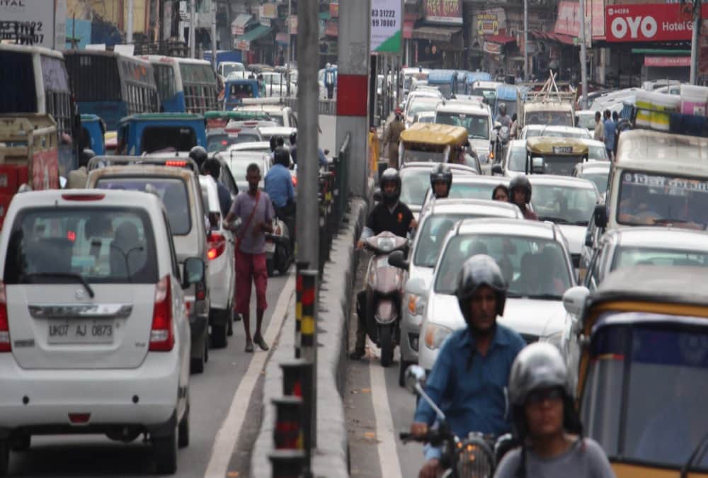 Heavy Traffic jam on dehradun Roads due to shobha yatra public face problem 