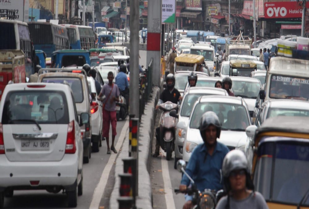 Heavy Traffic jam on dehradun Roads due to shobha yatra public face problem 