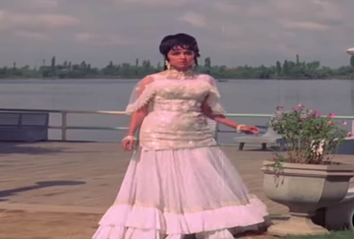 Asha Parekh wanted to become a doctor not an actor had to change her mind due to this incident