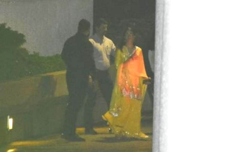 alia bhatt spotted outside ranbir kapoor house fans says engagement done