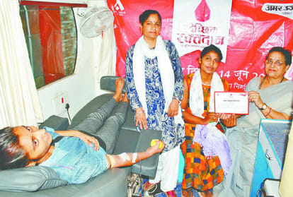 aprajita blood donation camp Organized by Amar Ujala Foundation and Khajani Welfare in mathura