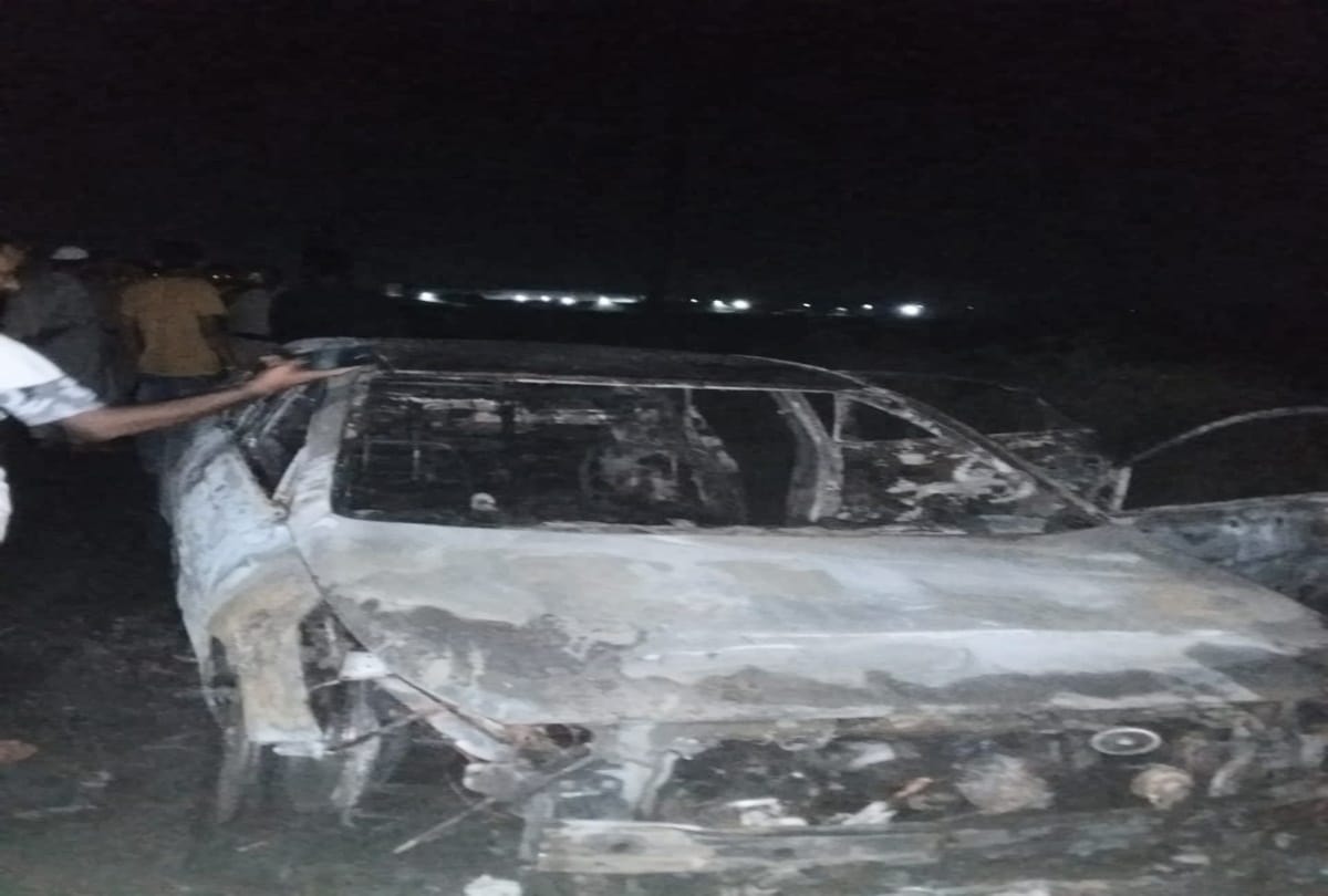 car reduced to ashes in fire at paonta sirmour