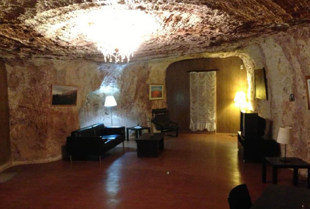Worlds Strangest Town In Australia Coober Pedy Where People Lives Underground