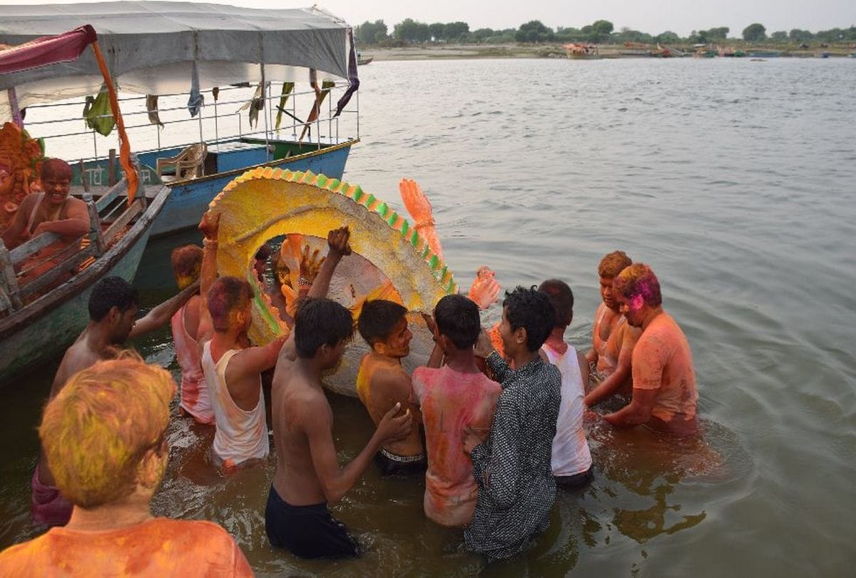 Ganesh visarjan in yamuna river at vrindavan mathura news