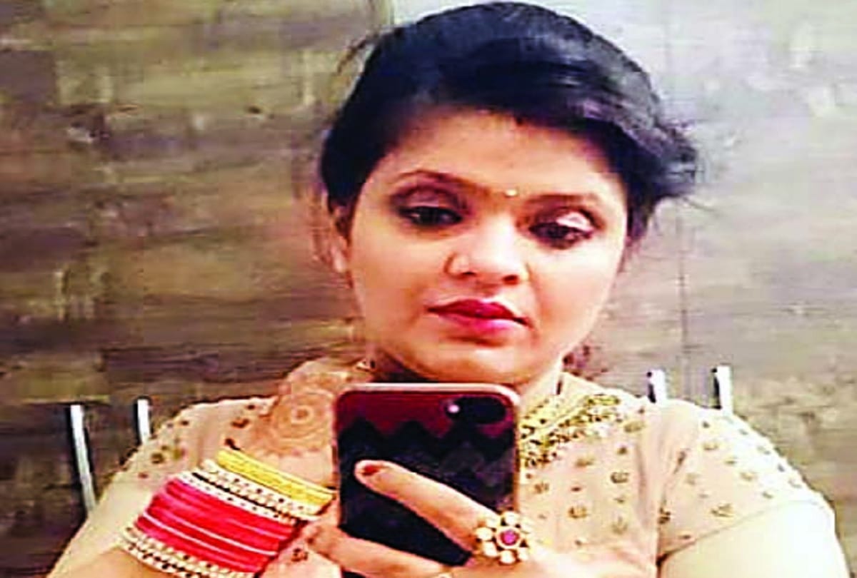 school teacher shot dead in east delhi