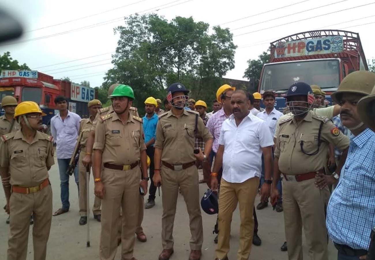 fire in Hindustan Petroleum gas refilling plant in unnao up