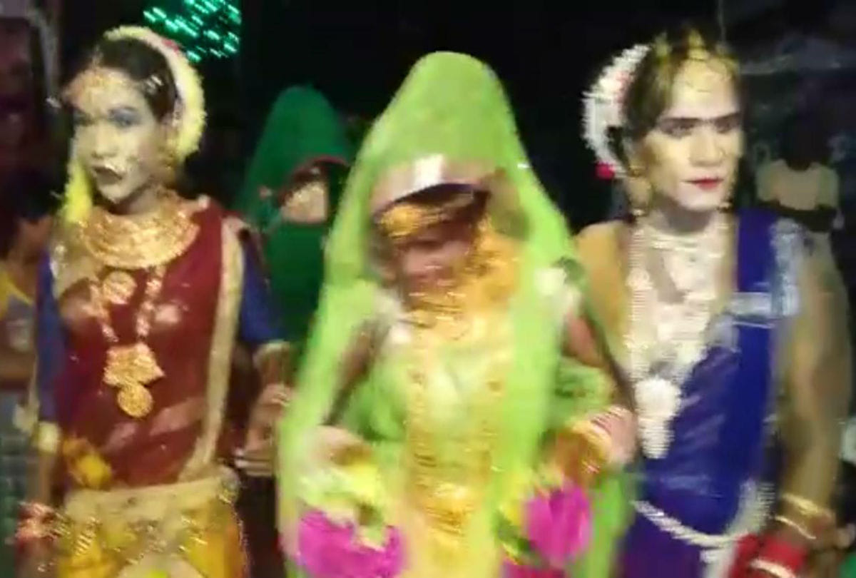 Lover couple got married in Ganesh Pandal in etah