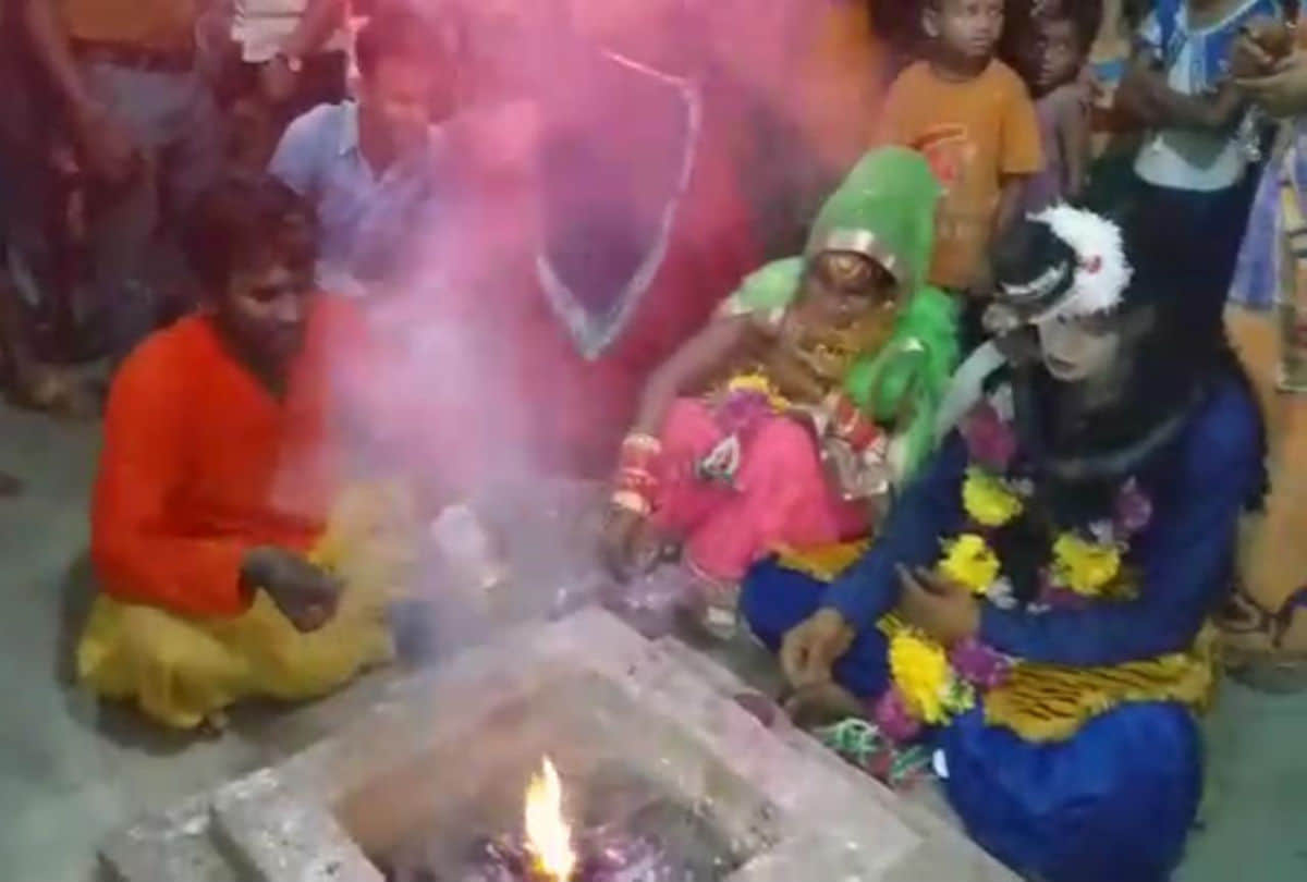 Lover couple got married in Ganesh Pandal in etah