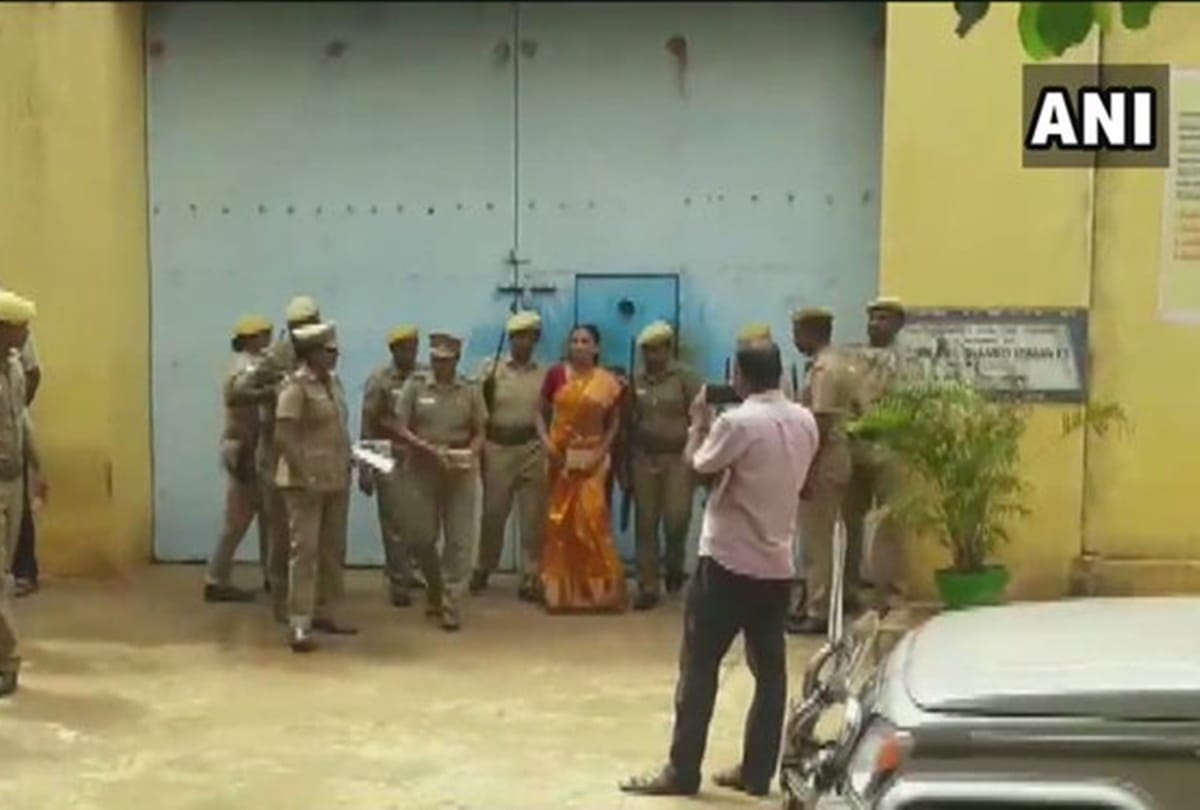 Rajiv Gandhi assassination case Madras HC refuse to extend parole granted to Nalini