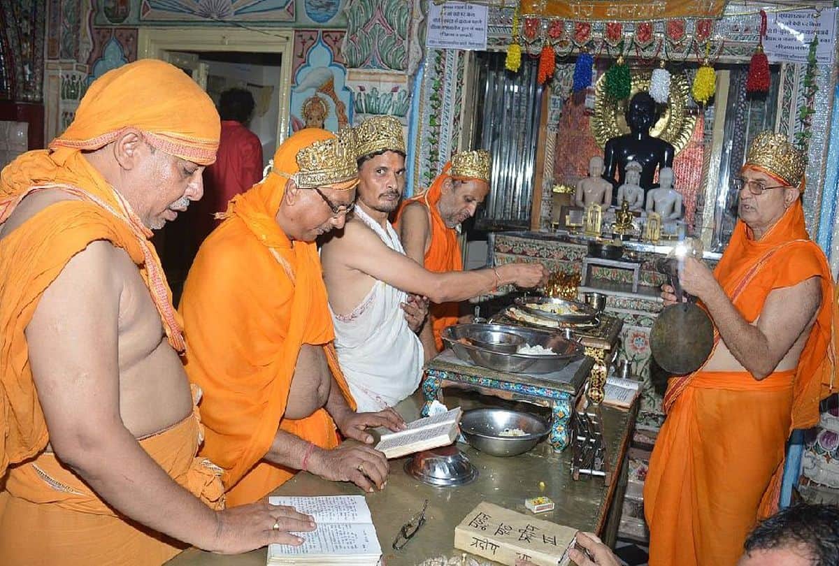 Paryushan mahaparv Celebrate by jain community at anant chaturdashi in 2019