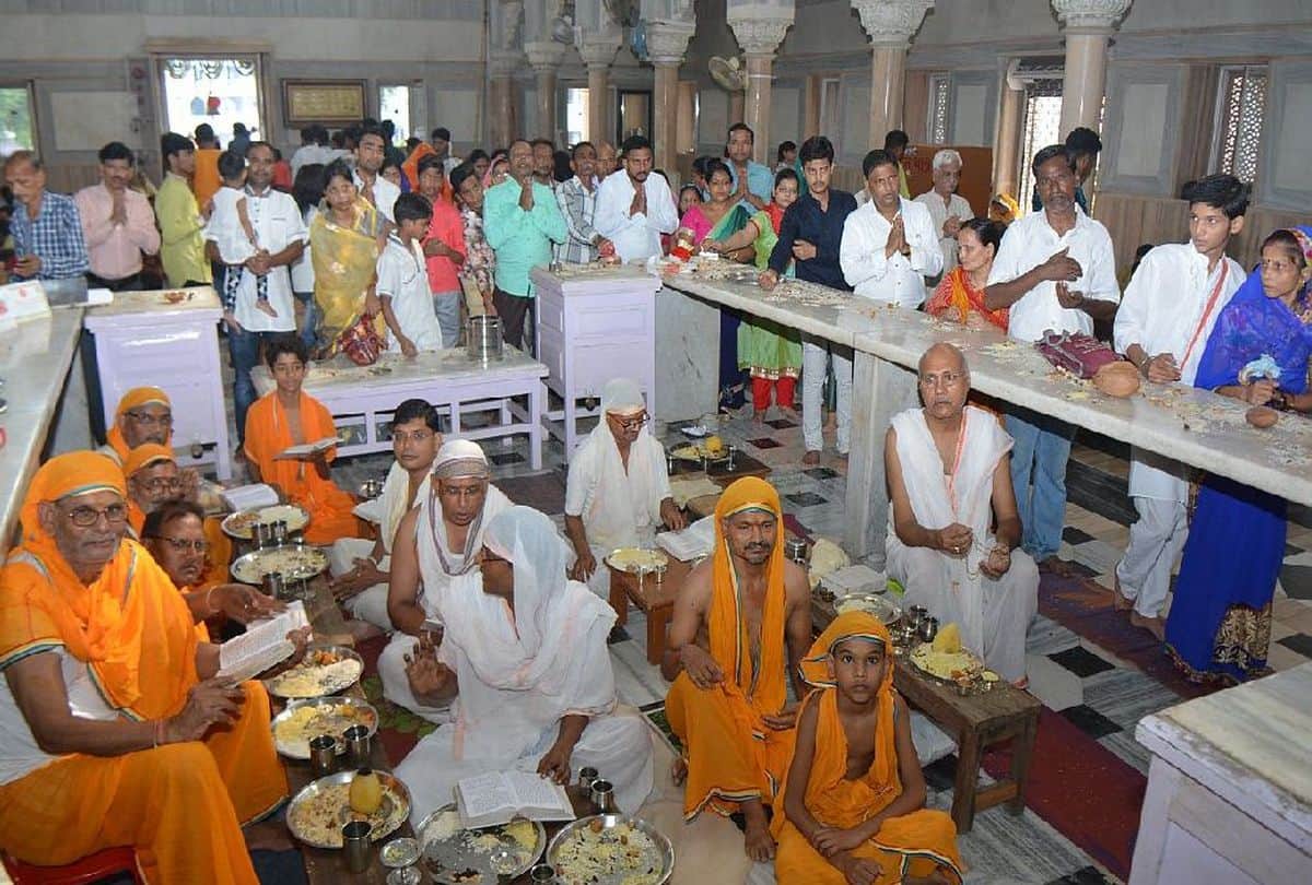 Paryushan mahaparv Celebrate by jain community at anant chaturdashi in 2019