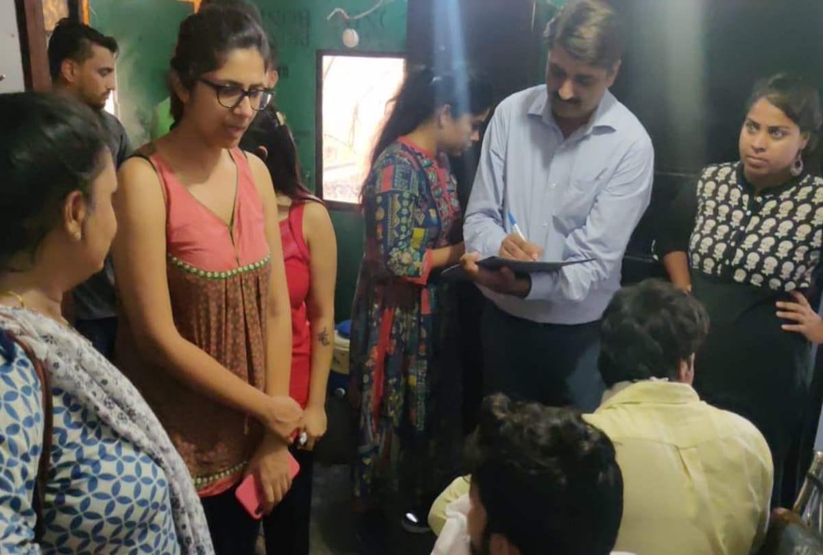 Delhi dcw burst brothel racket carried from house in rohini rescue one girl many arrested