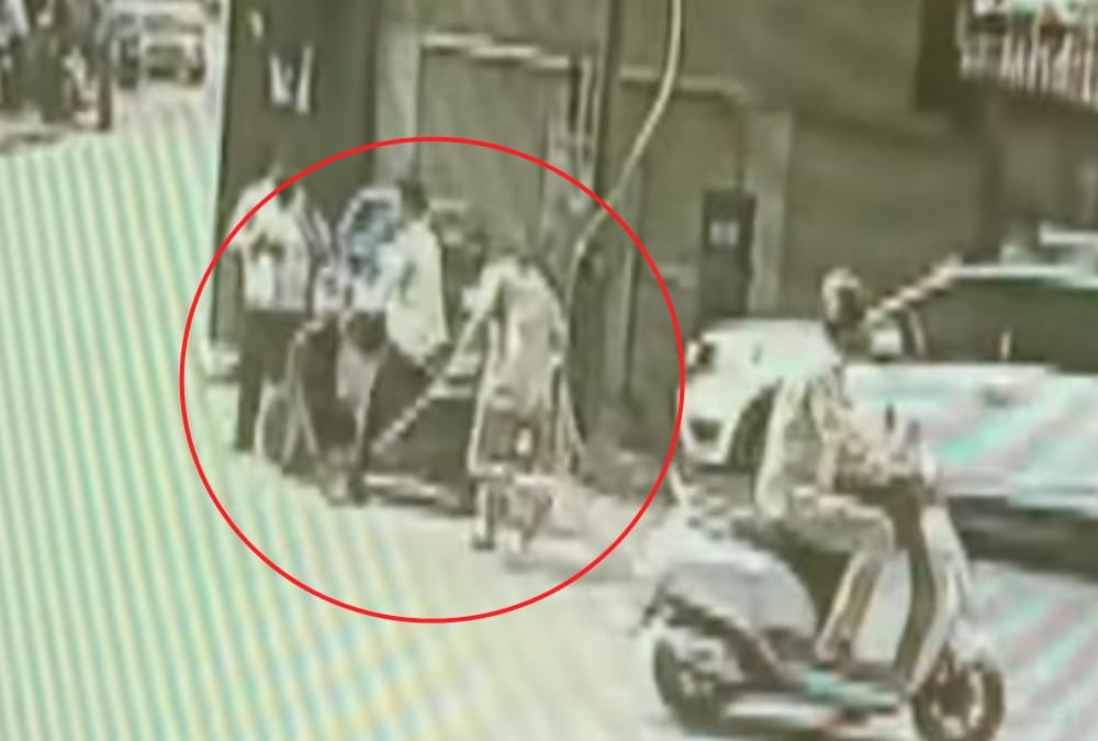 lady sipahi injured during checking in lucknow