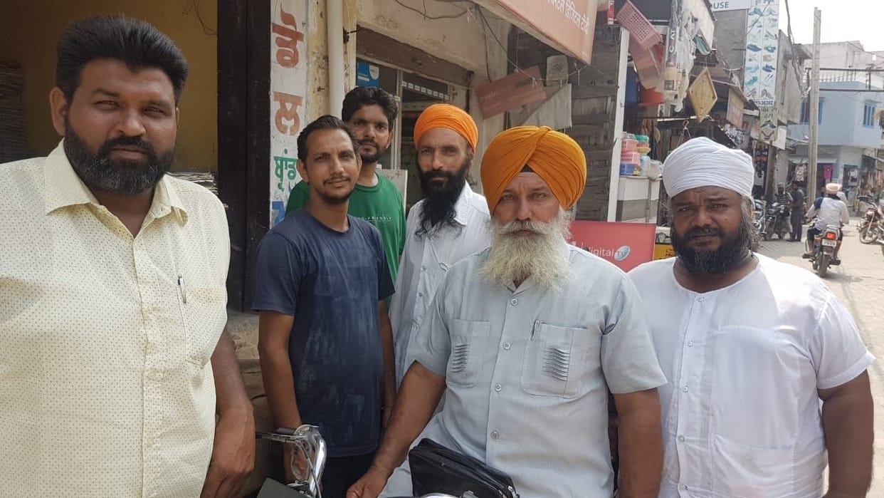 Devotees said - money should not come in the way of visiting Gurdwara Sahib.