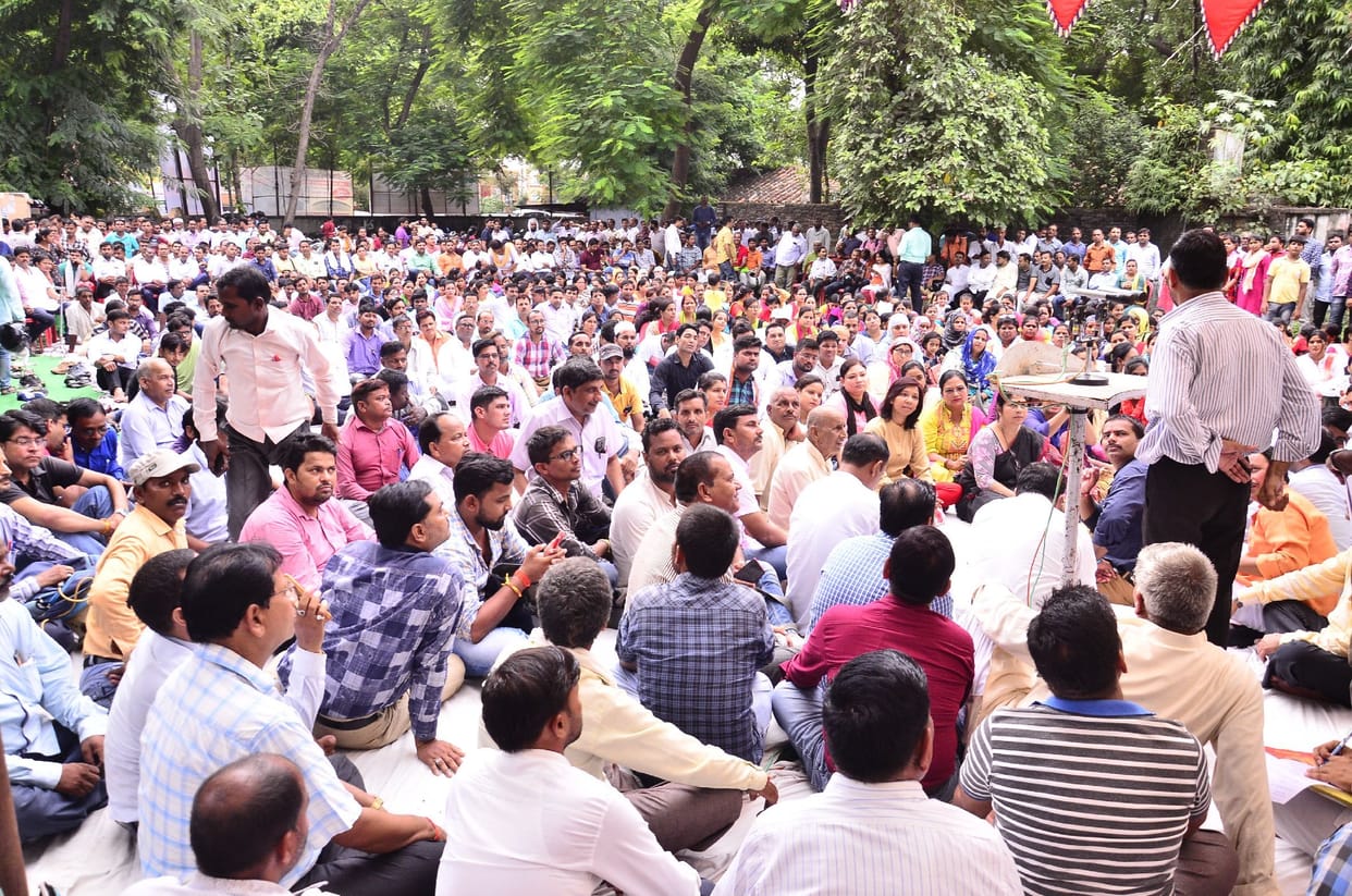 Teachers protest against the Prerna App